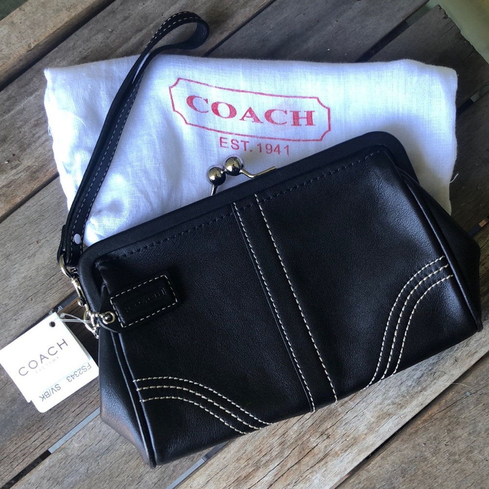 Coach Clutch with Handle